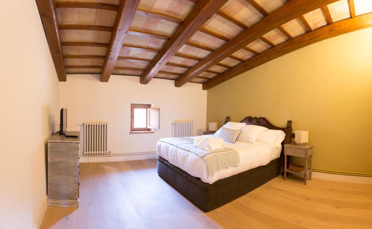 Casa Rural Masia Les Apieres El Pla de Manlleu ภายนอก รูปภาพ